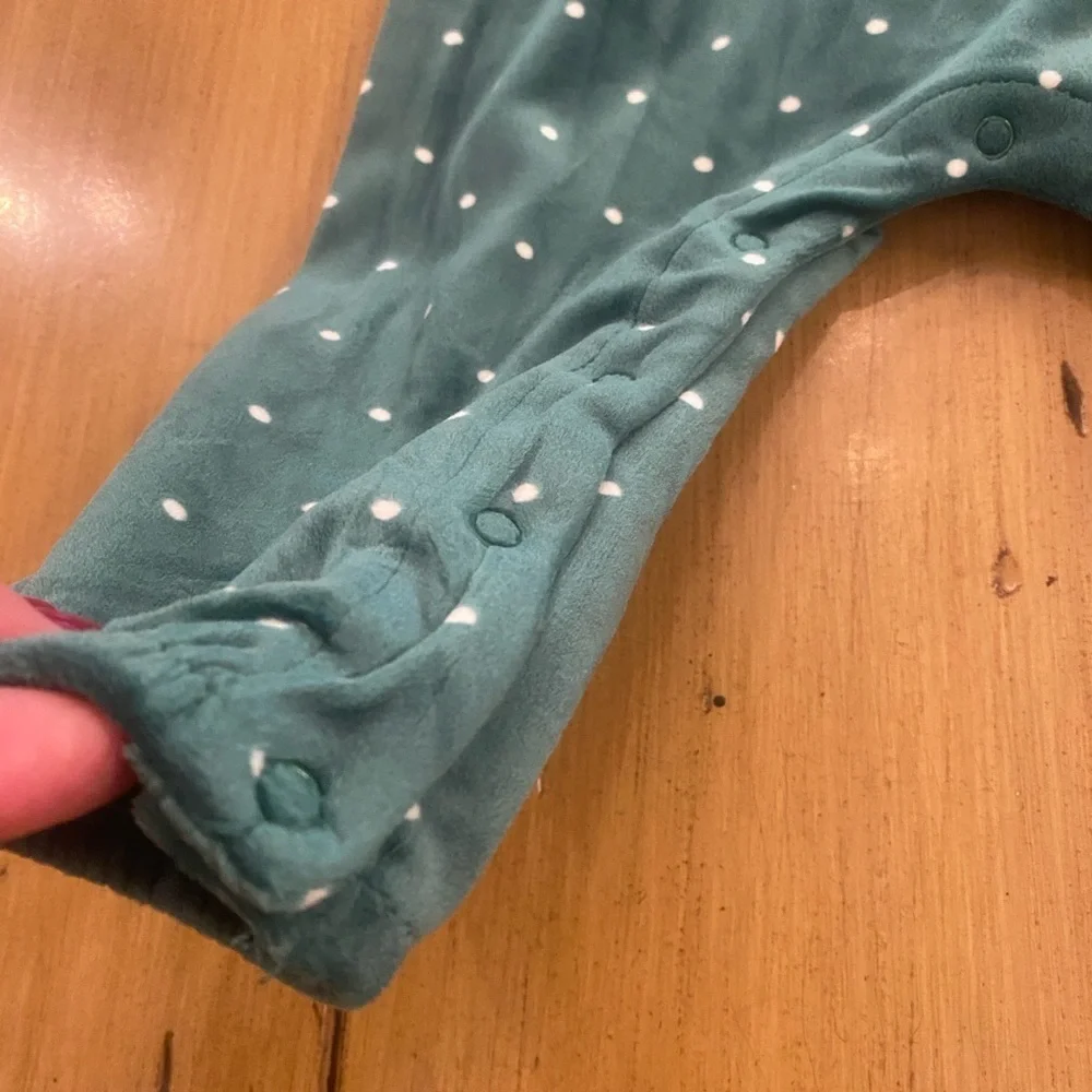 Infant Winter Christmas Holidays Green White Onsie Headband New 6/9 months
